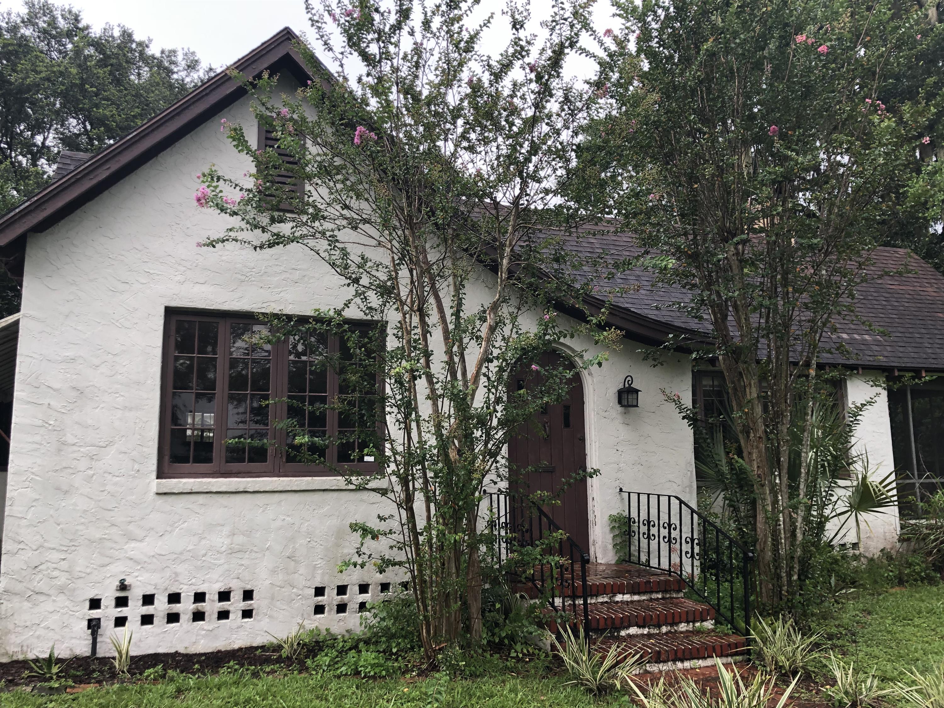 530 NE 10th Ave - 1